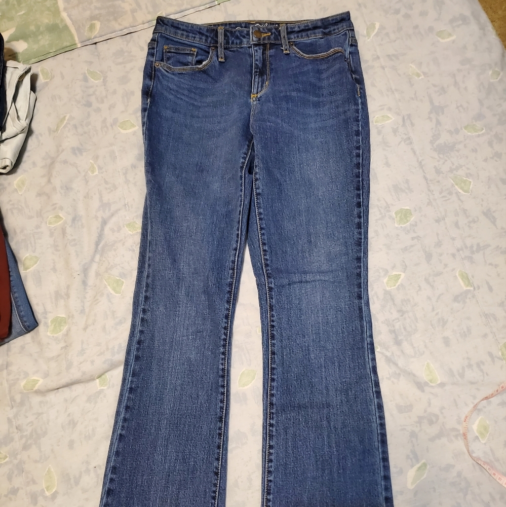 Universal Thread Boot cut skinny jeans